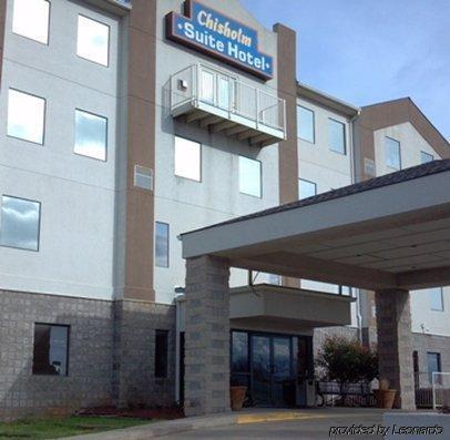 Chisholm Suite Hotel Duncan Extérieur photo